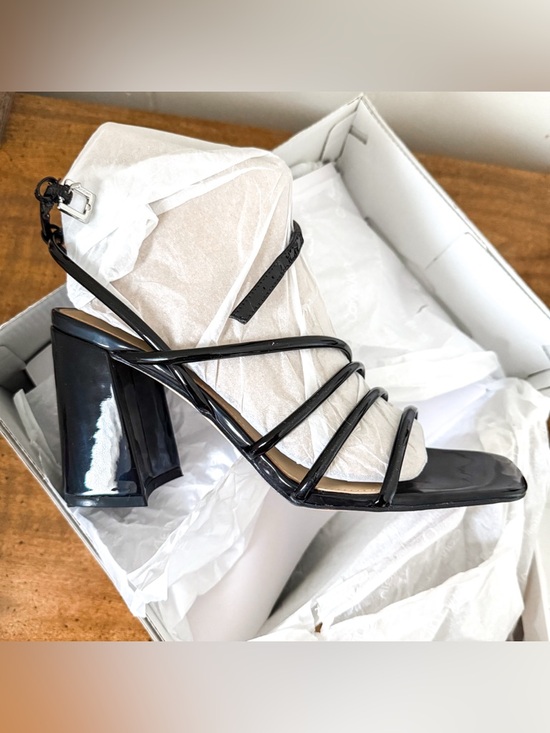 NWT Calvin Klein Quen Ankle Strap Block Heel Sandal - Picture 4 of 8